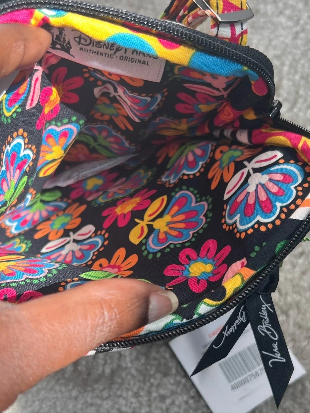 🌺 NWT Vera Bradley x Disney Parks Mickey’s Colorful Garden Triple Zip Hipster 🌺